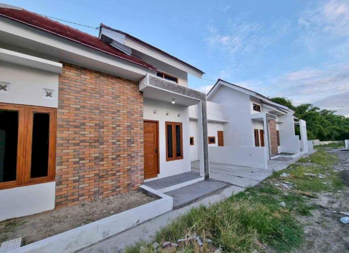 Cluster mewah lebar jln 8 m di kartasura unit ready siap huni