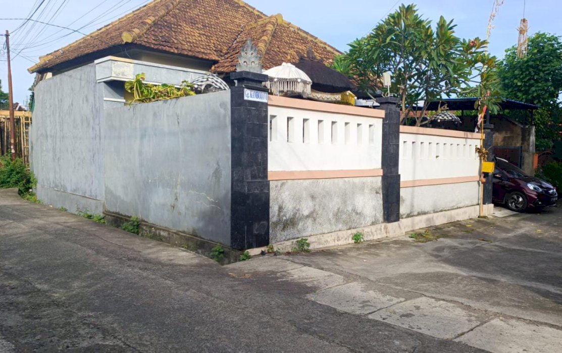 Di jual rumah full bangunan