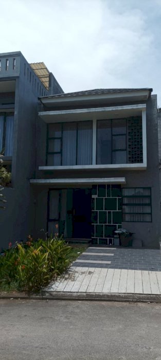 Rumah Ready 2 lantai dekat BSD dan stasiun