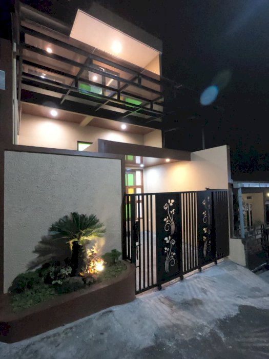 Rumah cantik 2lt di tengah kota semarang
