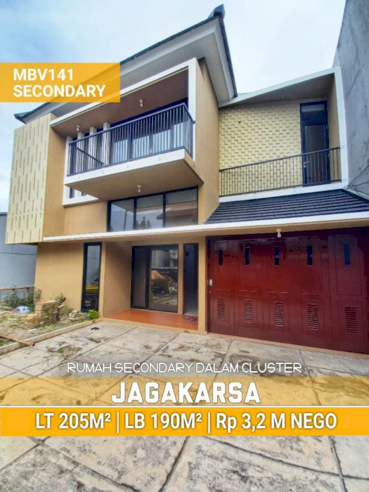 Rumah siap huni 2 lantai Jaksel