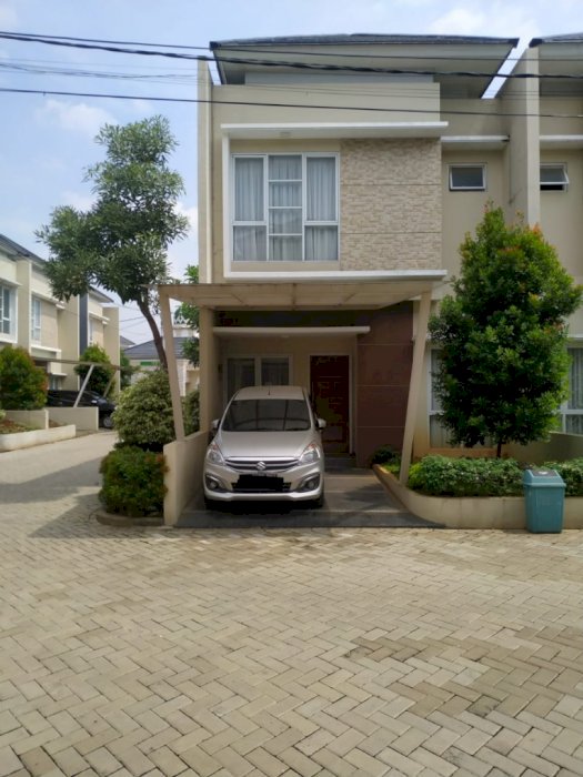 Di jual rumah siap huni 2 lantai Bintaro