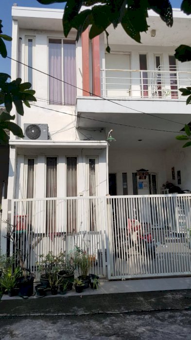 Dijual lelang rumah tingkat  disurabaya. Aman dan valid 100 persen