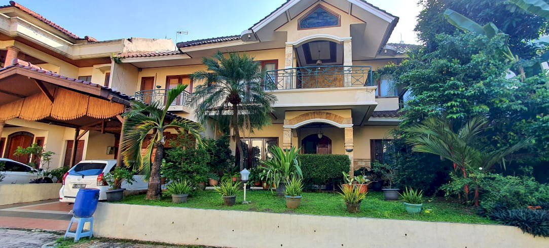 Rumah Mewah Semi Furnished Dlm Cluster Pasar Rebo, Jakarta Timur