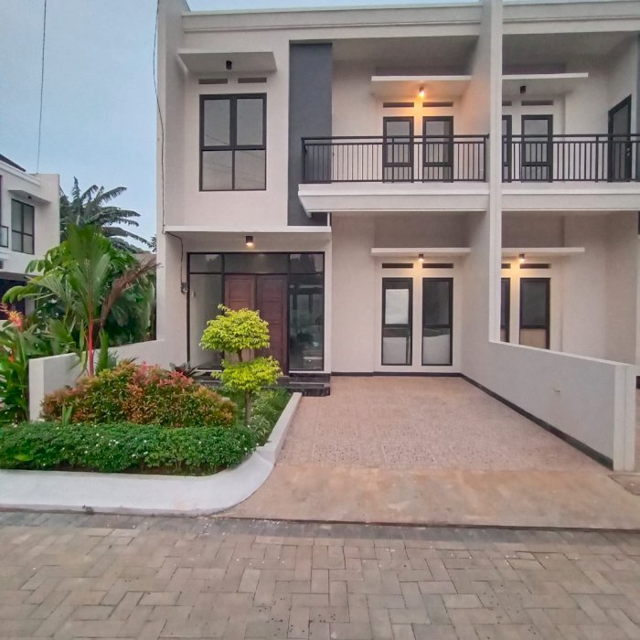 Rumah Siap Huni di jatisampurna row jalan lebar