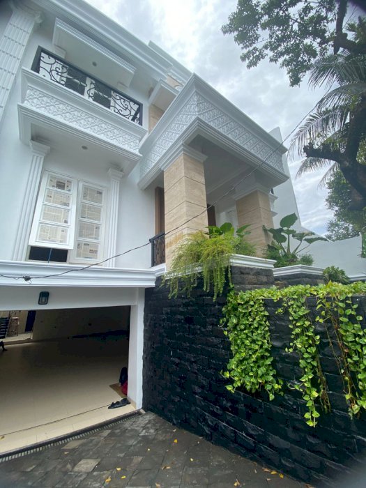 Rumah Baru 3 Lt Area Elit Jl. Lamandau, Kebayoran Baru, Jakarta Selata