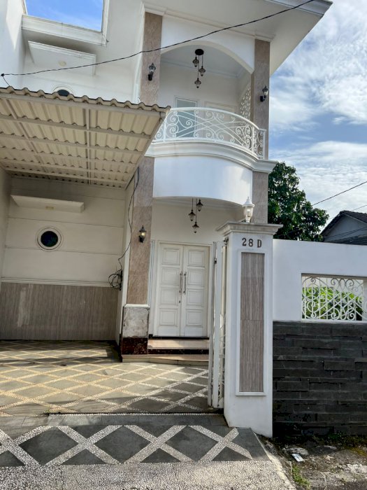 RUMAH DI JUAL LOKASI JATIWARINGIN PONDOK GEDE BEKASI