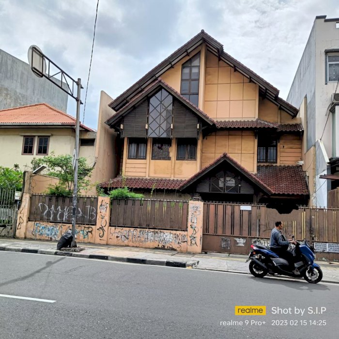 RUMAH TUA Hitung Tanah di Jl. TANJUNG DUREN RAYA, Jakarta Barat