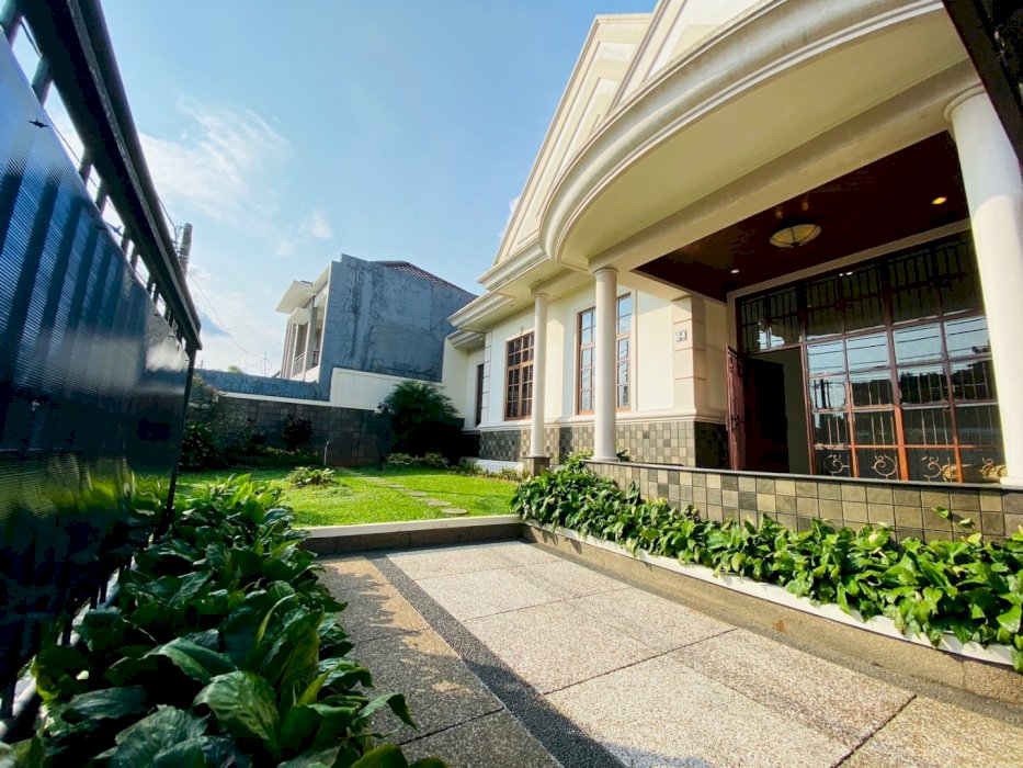 Rumah tanah luas siap huni lokasi nyaman di Jagakarsa jakarta selatan