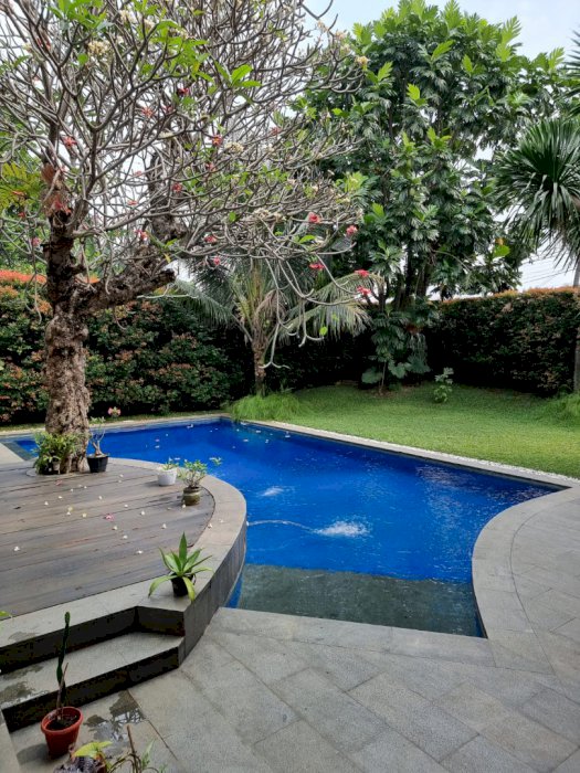 Rumah Mewah Konsep Kebun di Jl. Ampera Raya, Kemang, Jakarta Selatan