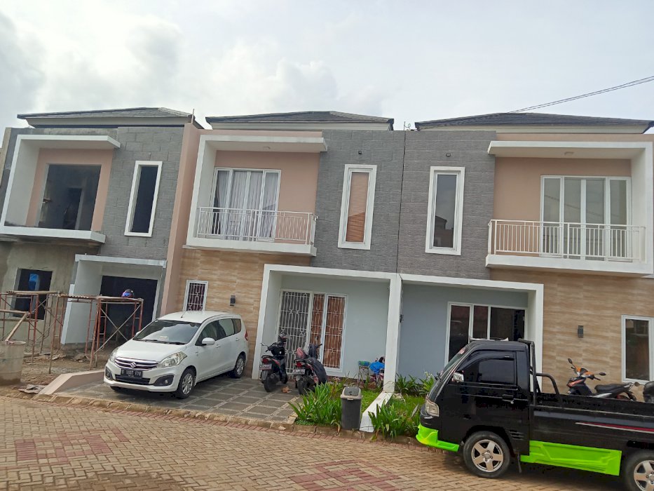 Rumah siap huni di Kranggan Cibubur,  sudah pecah unit dan IMB