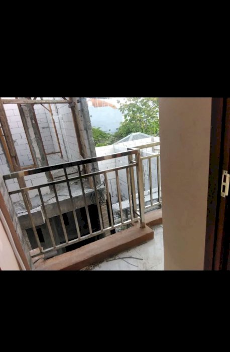 Di jual rumah 2 lantai minimalis