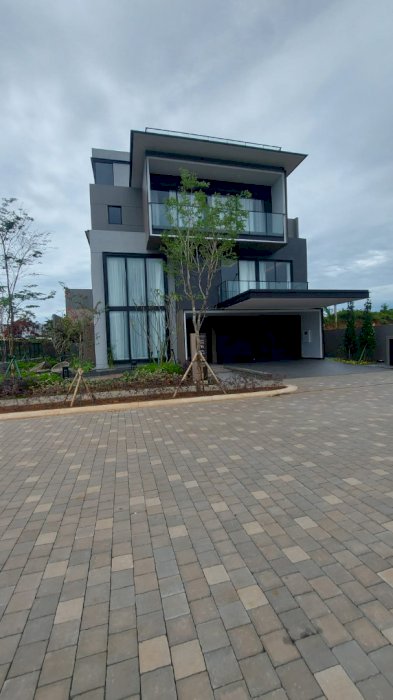 Rumah Mewah Kawasan Eksklusif Layton Nava Park Tipe 15 BSD Tangerang