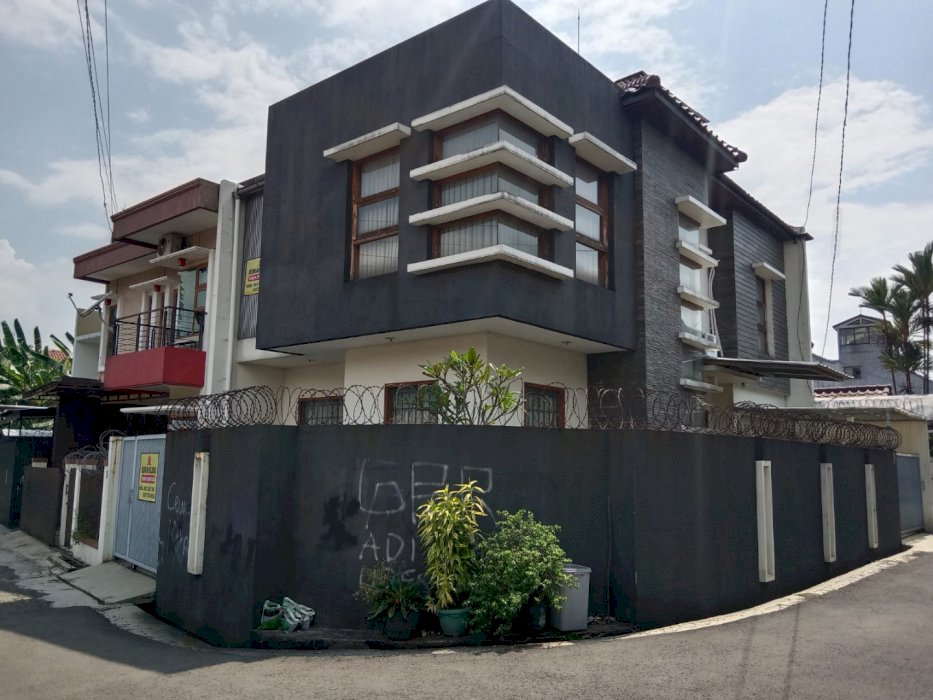 Jual Rumah Bangunan Premium Di Komplek Sukaluyu - Cikutra !