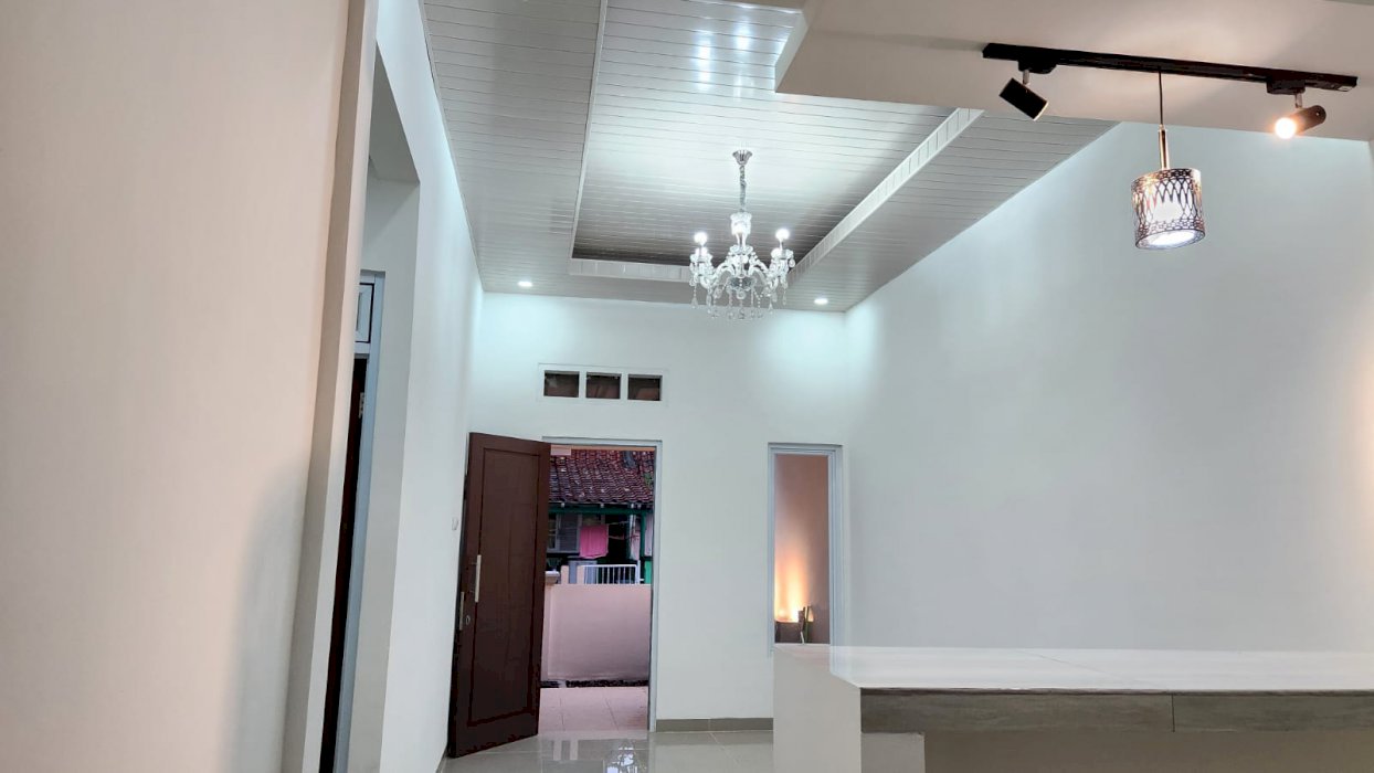 Rumah Luas 72m Ful Renovasi 2KT 1KM Bebas Banjir