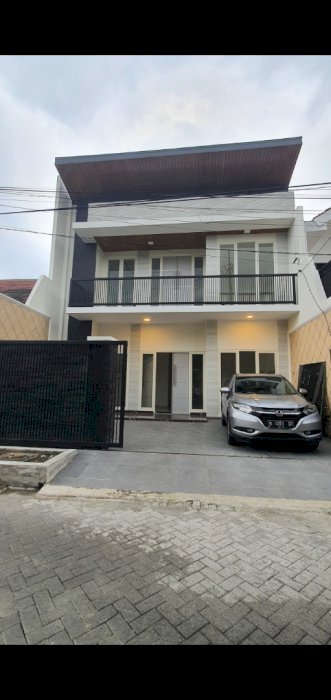 Di Jual Rumah baru siap huni tengah kota Surabaya