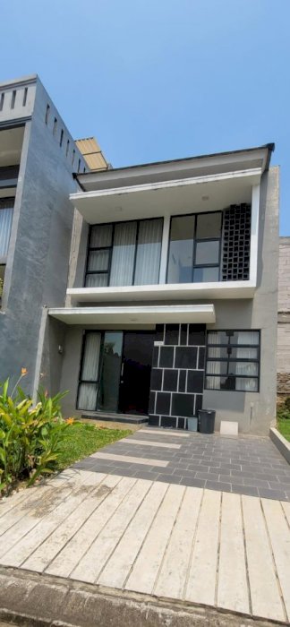 Hunian 2 lantai nuansa perbukitan dekat BSD dan stasiun Cisauk