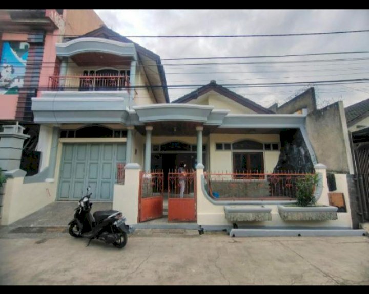 Jual rumah di pusat bisnis