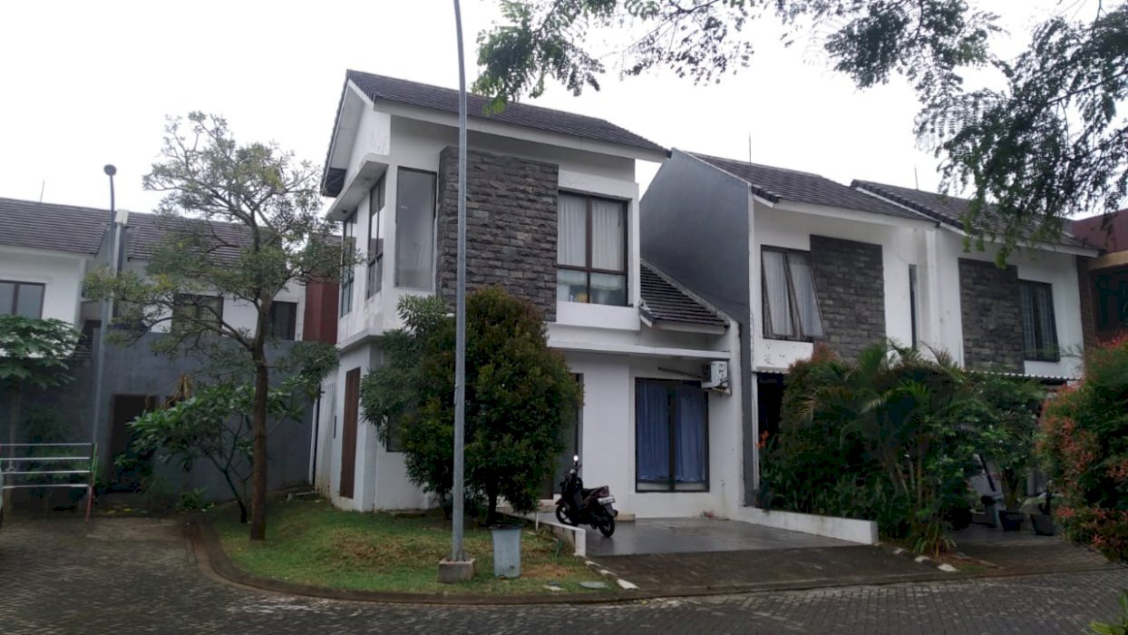 DIJUAL MURAH rumah hook !! GRAHA RAYA BINTARO