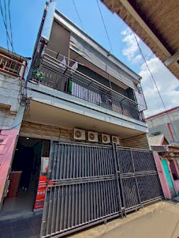 Dijual Beserta Isinya Rumah Kosan Strategis di pusat Cijantung