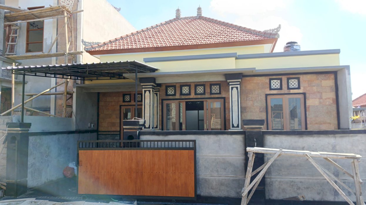 Rumah Baru siap huni, full tmpelan batu alam