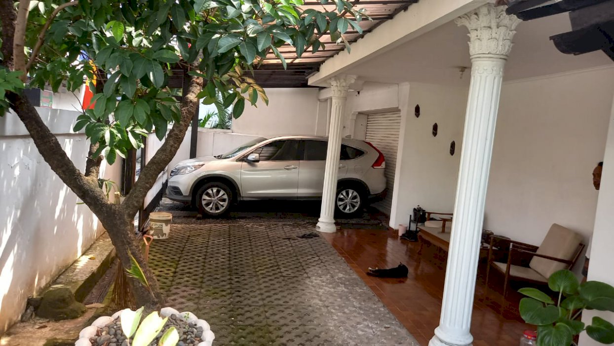 Rumah Lama Lokasi Istimewa Jl. Pengadegan, Perdatam, Jakarta Selatan