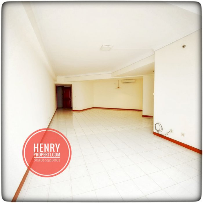 Dijual Unit BEST VIEW 3+1 Taman Anggrek Condominium