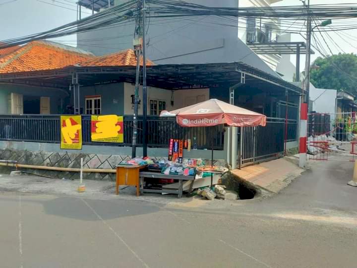 Rumah Huk MURAH dekat RS Dharmais, Jl. Anggrek, Slipi, Jakbar