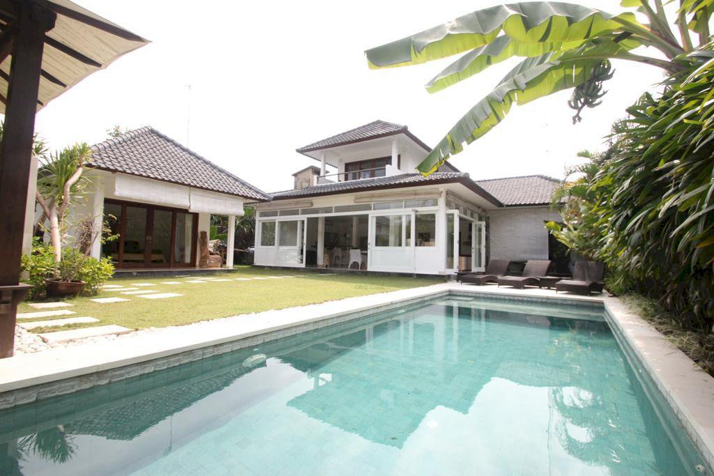 AVAILABLE VILLA IN SEMINYAK FOR YEARLY RENT