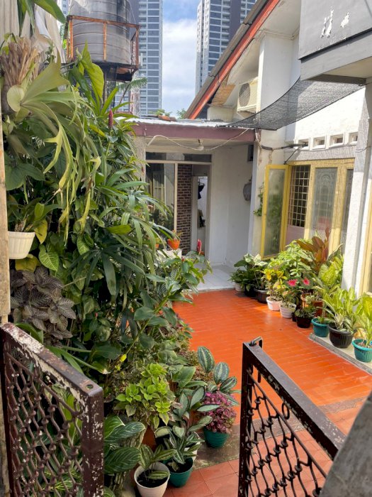 DI JUAL RUMAH STRATEGIS, GANDARIA JAKARTA SELATAN