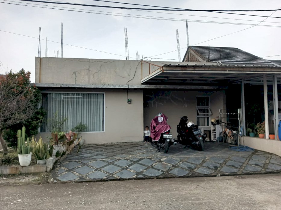 Di jual rumah di komplek D'green