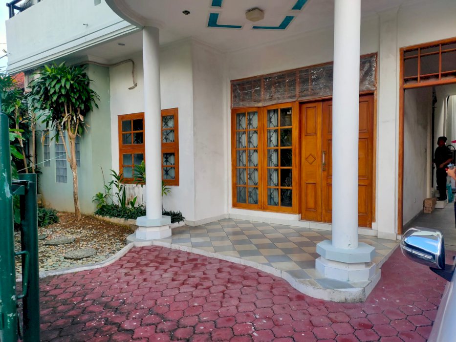 Dijual rumah mewah lantai 2 jl pemuda dikawasan elit renon denpasar