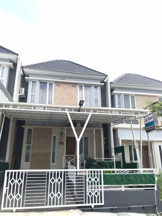 Murah semi furnished rmh grand armina, HM, 2 lt, banyumanik, Semarang,