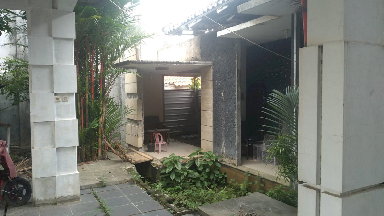 Rumah tinggal bekas kantor  cinangka sawangan depok dekat pamulang