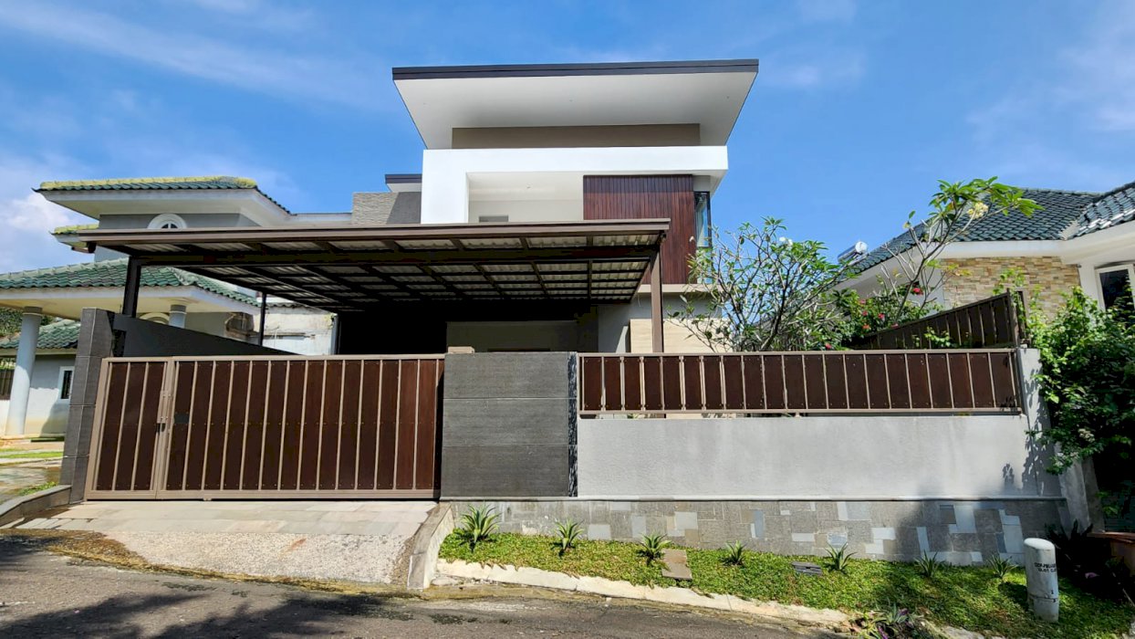 DI JUAL RUMAH BARU SEMI FURNIS SENTUL CITY