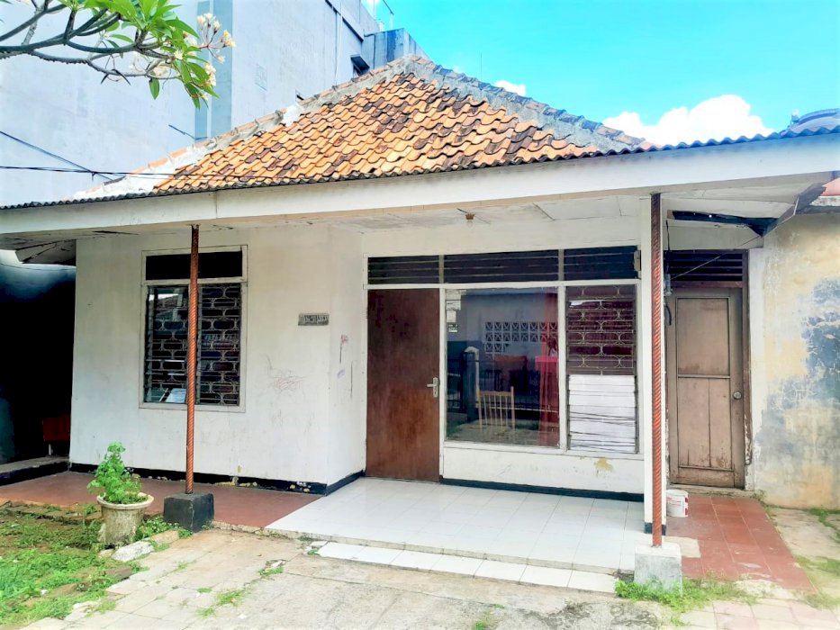 Di Jual Rumah Strategis Salemba Jakarta Pusat