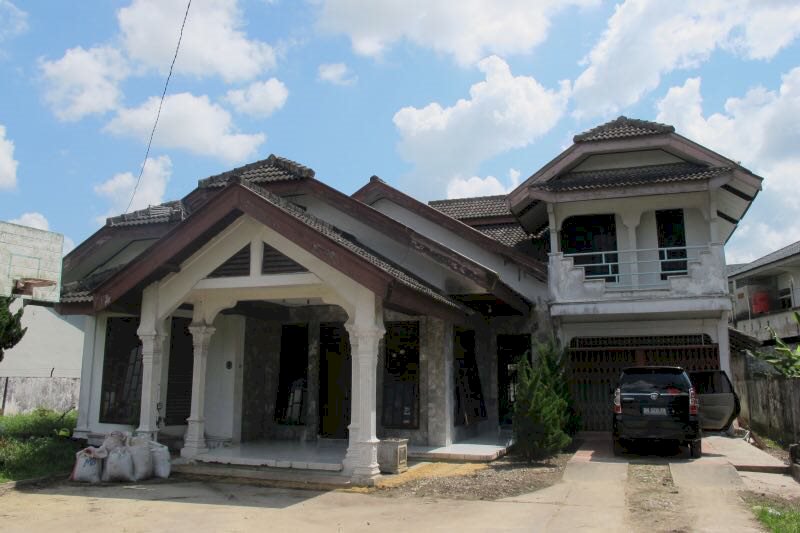 DI JUAL RUMAH 2 LANTAI LOKASI STRATEGIS DI TAMPAN PEKANBARU RIAU