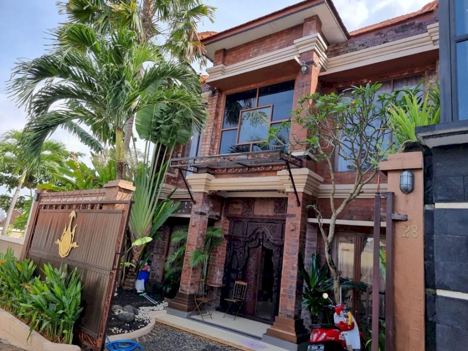DIJUAL RUMAH MEWAH, KEROBOKAN KELOD KUTA UTARA BADUNG BALI