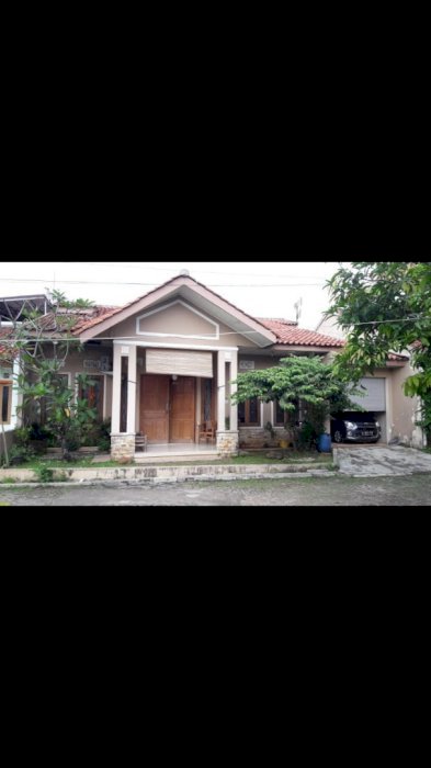 Rumah siap huni, belakang stasiun LRT Cibubur