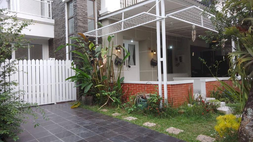 Rumah Dijual Lokasi Strategis Semi Furnish Di Lippo Karawaci Tangerang