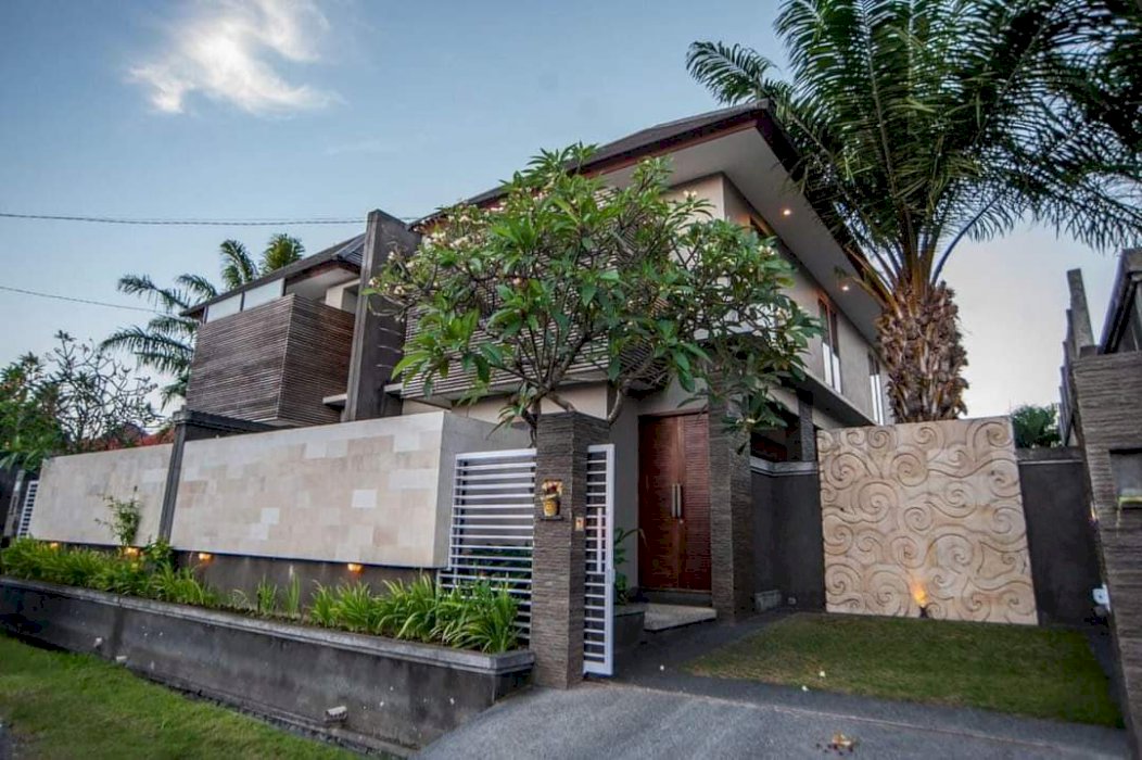 DIJUAL VILLA BIDADARI, SEMINYAK KUTA BALI