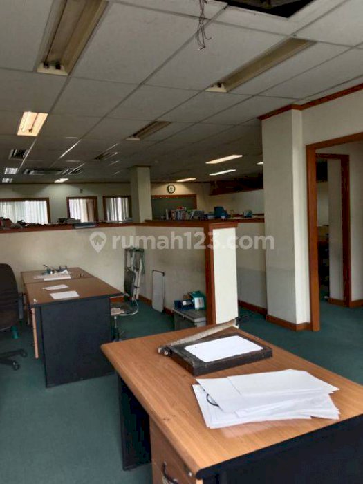 Gedung kantor MURAH MERIAH lokasi KOMERSIAL Jl. Benhill Raya, Jakarta