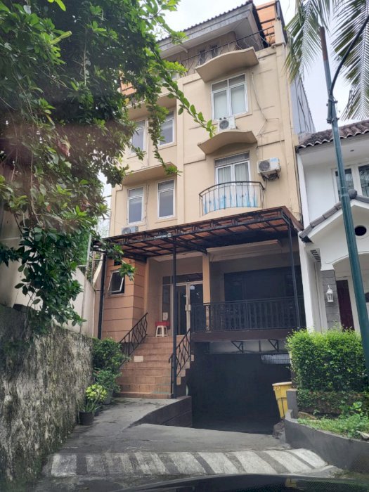 DIJUAL RUMAH KOST STRATEGIS, LEBAK BULUS JAKARTA SELATAN