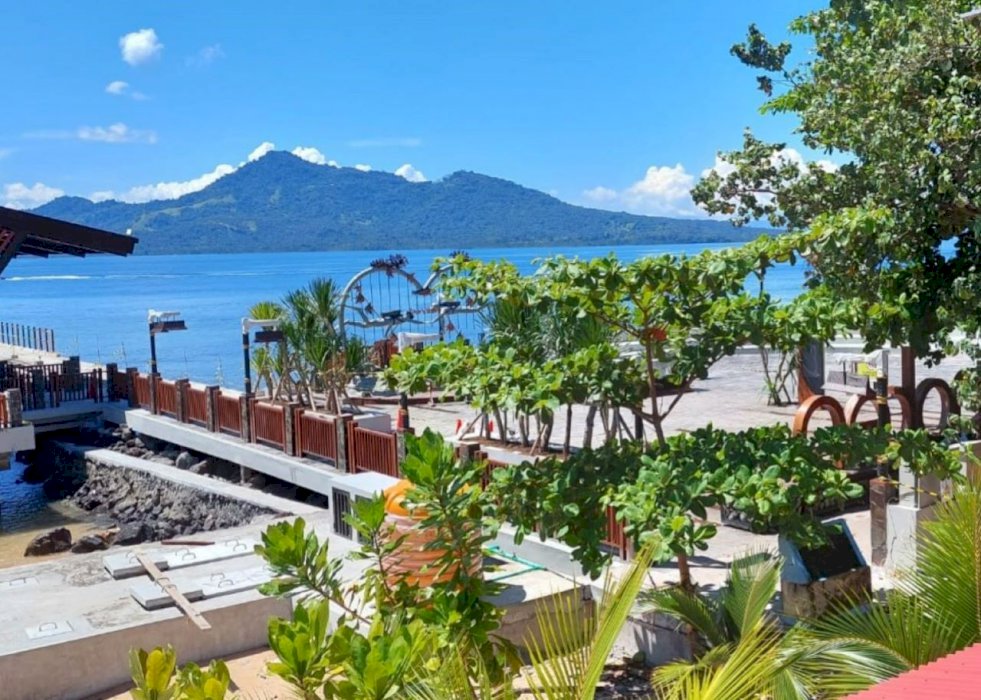 HOTEL & RESTAURANT FOR SALE IN BUNAKEN