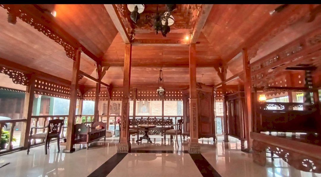 Di Jual Rumah Joglo Asli - Cinangka Depok