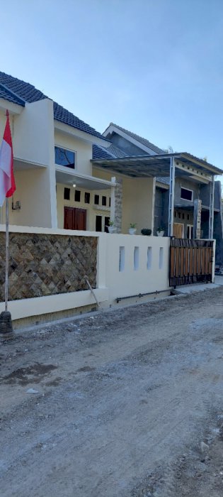 Jual Rumah Siap Huni Lokasi Strategis Di Genuk Semarang