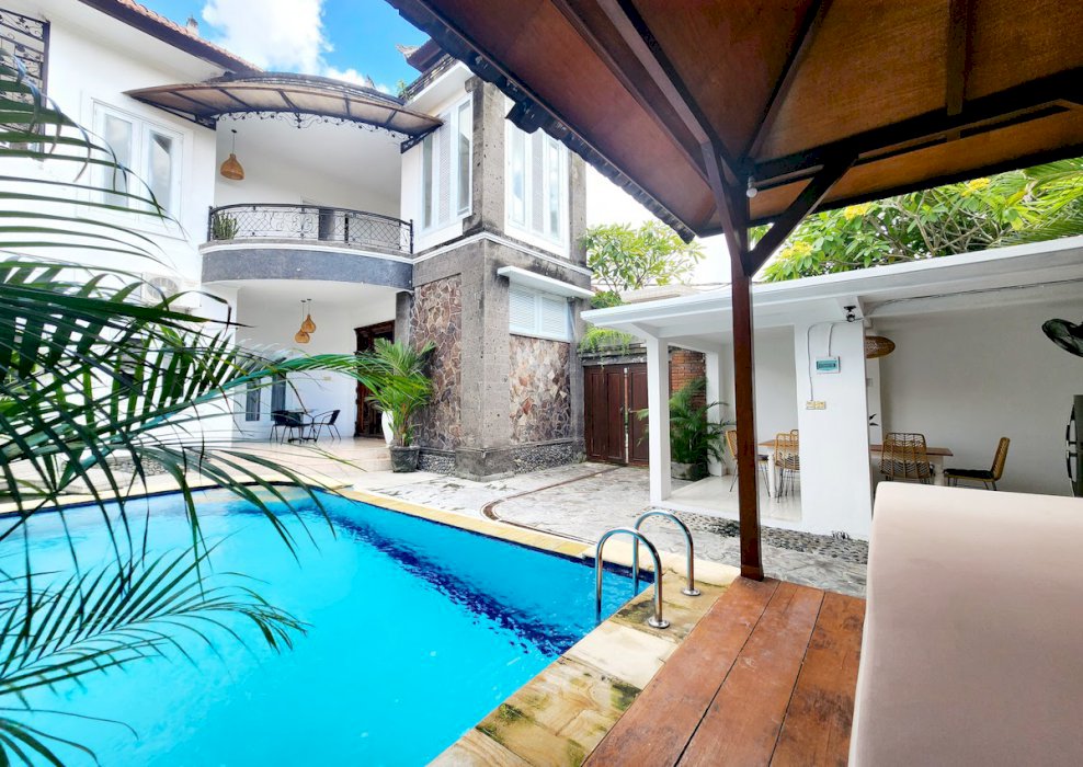 DIJUAL VILLA MEWAH, SEMINYAK KUTA BADUNG BALI