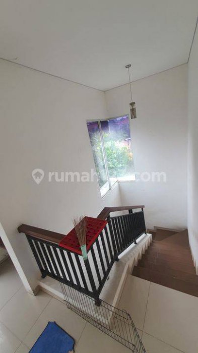 Dijual Rumah: 2lantai hoek ancol