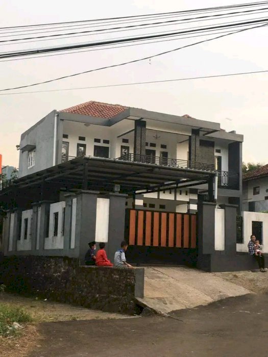 Rumah siap huni di jual ,2 lantay