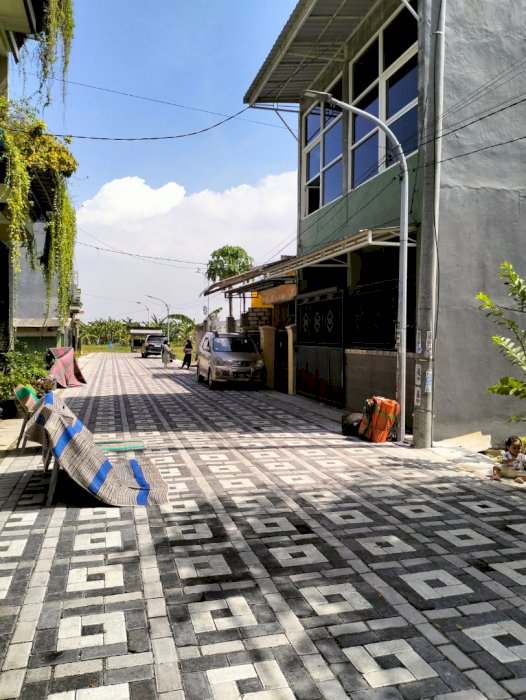 BU, Jual Rumah 2 lantai LB. 180m2 LT. 90m2 strategis